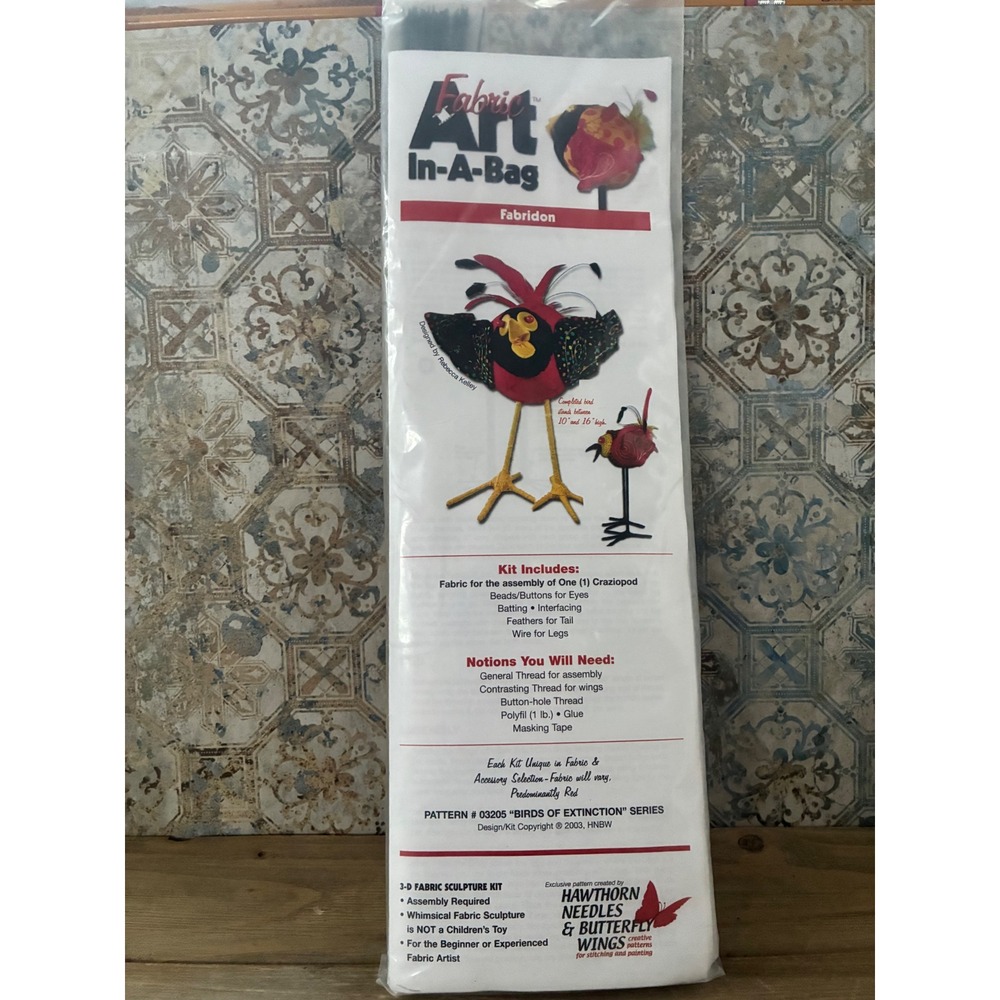 VTG Fabric Art In-A-Bag Fabridon Birds of Extinction 3D Sculpture Kit Red Bird